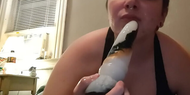 amateur,deepthroat,dildo,dyke,lesbian,sex,solo,toys