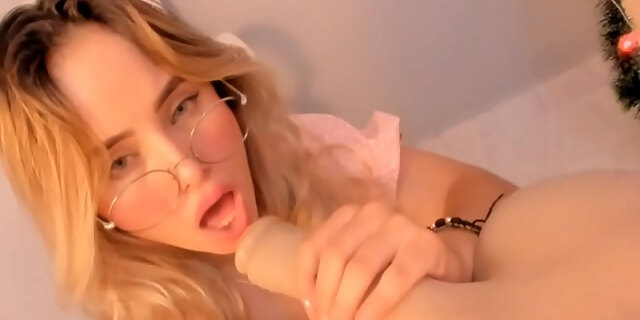 blonde,sex,small tits,solo